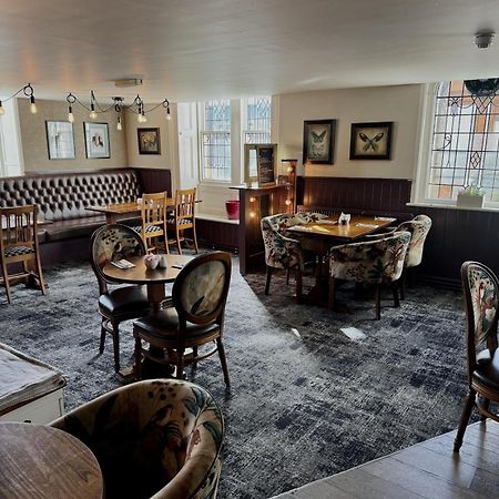 The Queens Head Hotel Ротбури Экстерьер фото