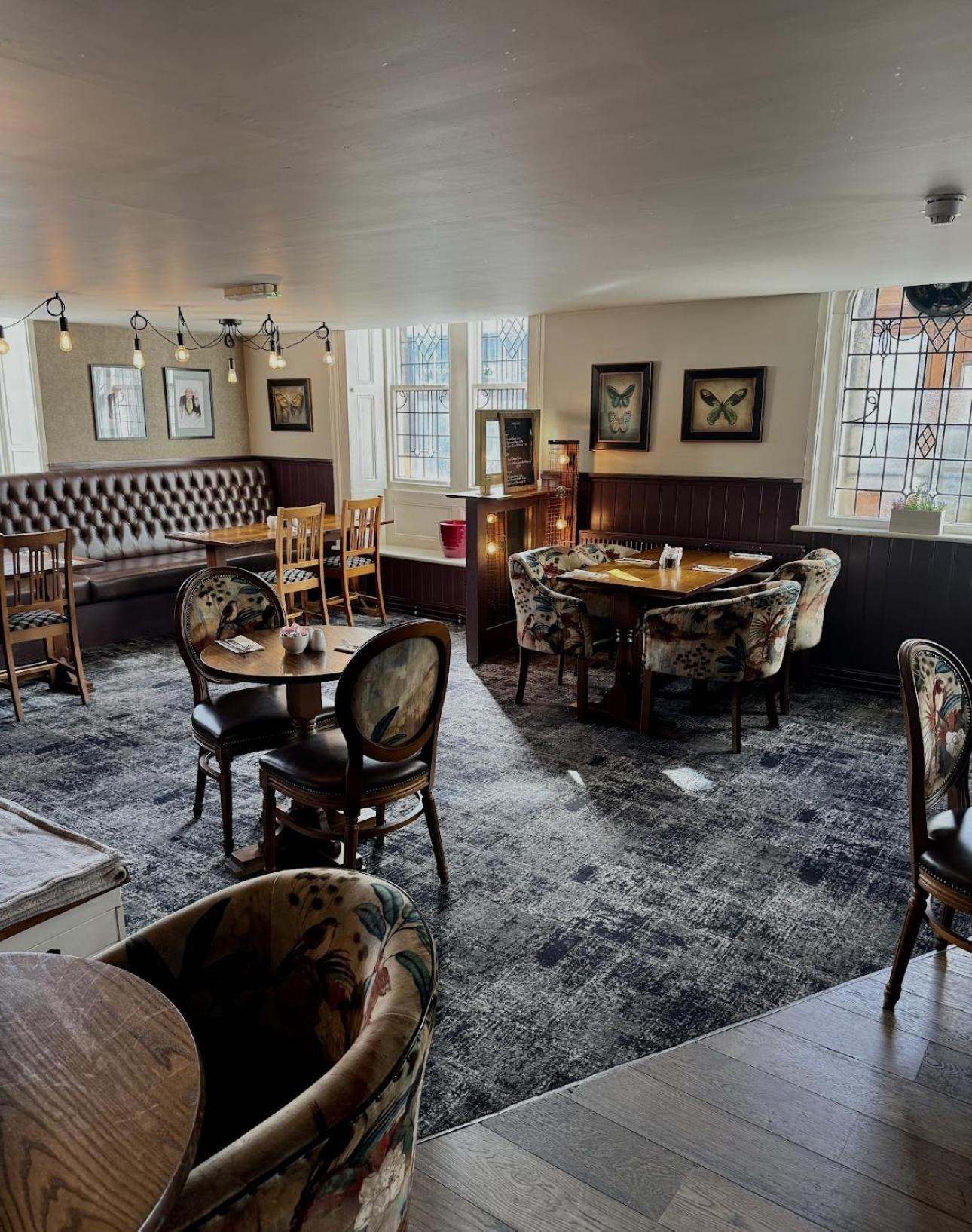 The Queens Head Hotel Ротбури Экстерьер фото